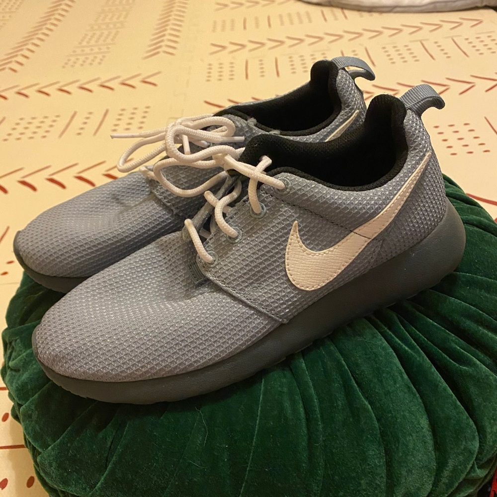 Nike roshes